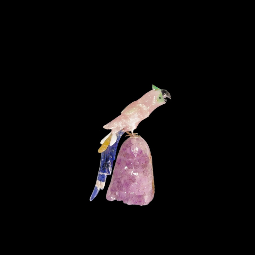 Rose Quartz Parrot with Sodalite Tail on Amethyst Cut-Base – 24.5cm | 1.24kg