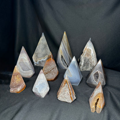 Agate Diamonds – Wholesale Lot 4.7 kg (≈ 10.36 lb)